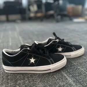 Converse Sneakers Size 7